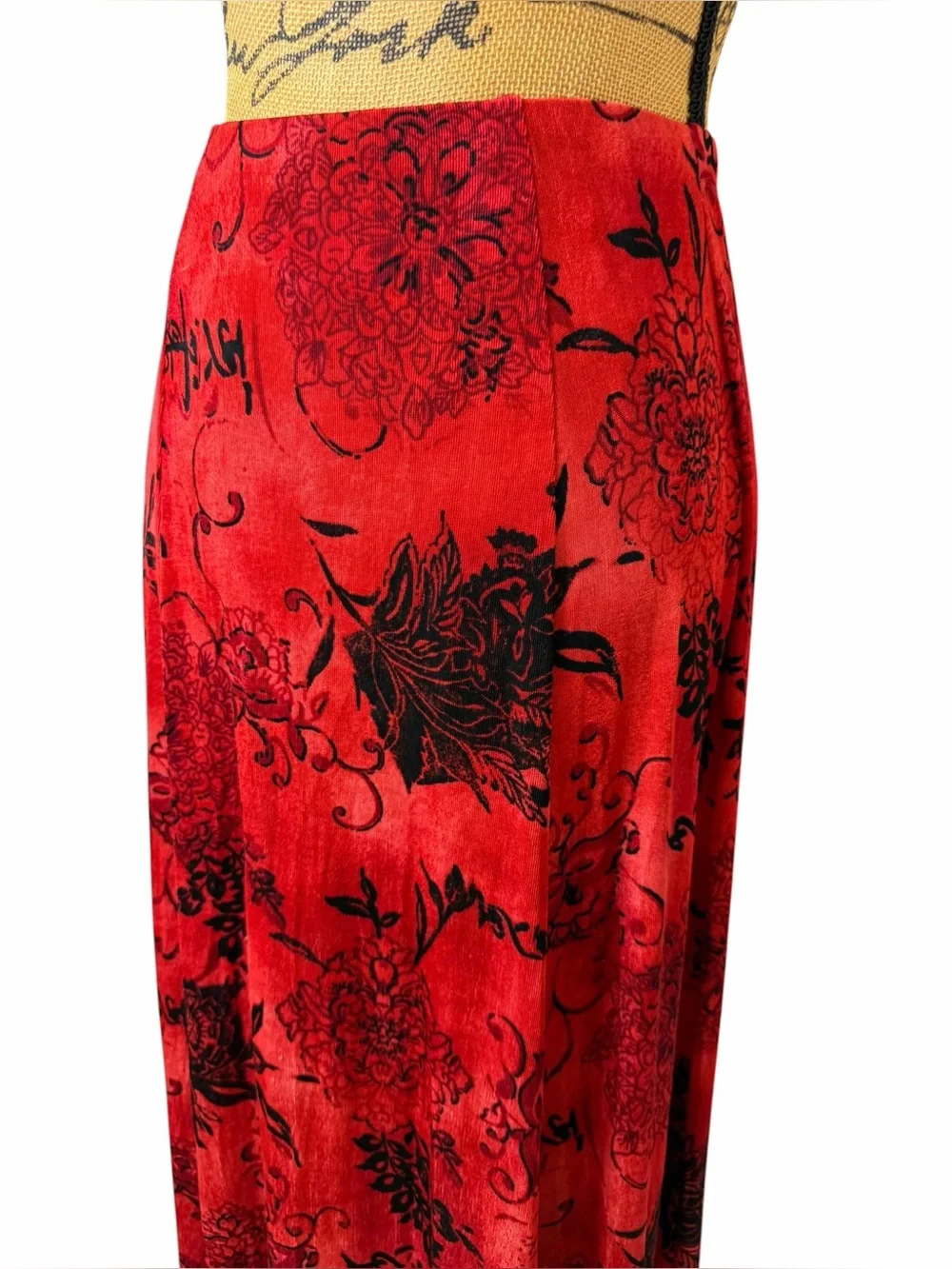Vintage Y2K Chico’s Travelers Cherry Red Slinky Floral Maxi Skirt S M